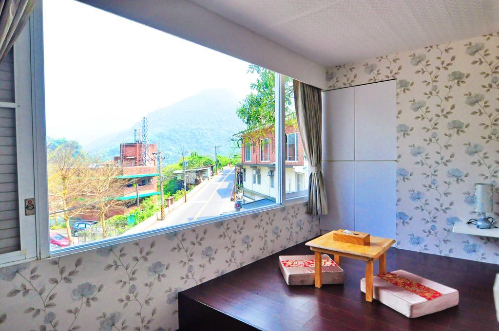 Courier Station Hotel Wulai Bagian luar foto