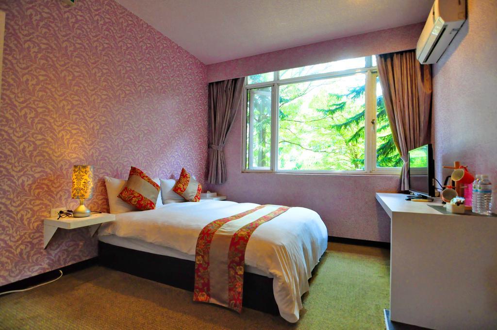 Courier Station Hotel Wulai Bagian luar foto
